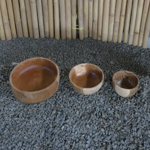 Product image of the product “Salad bowls round, wide from teak root wood, Set of 3. Sizes: L: 25x25x9cm H. M:20x20x8cm H. S: 15x15x7cm H. ”